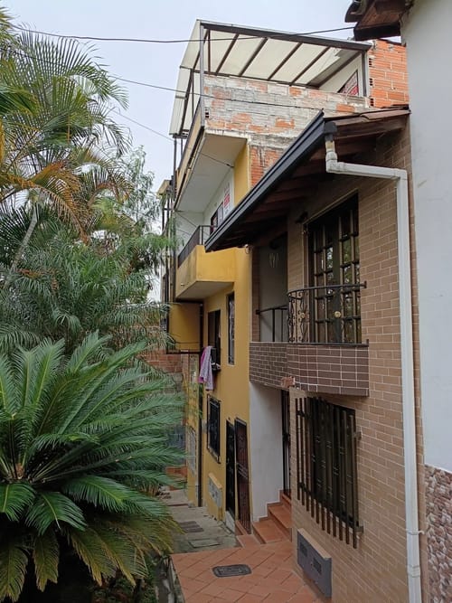 Apartamento de 4 alcobas en arriendo en Cucaracho, Medellín, 90 m² · foto 2 de 10