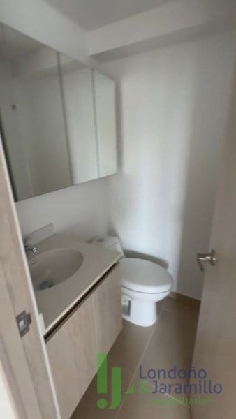 Apartamento de 2 alcobas en venta en Centro, Rionegro, 66 m² · foto 6 de 11