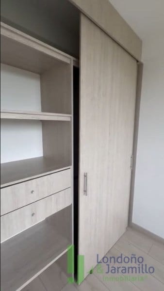 Apartamento de 2 alcobas en venta en Centro, Rionegro, 66 m² · foto 7 de 11