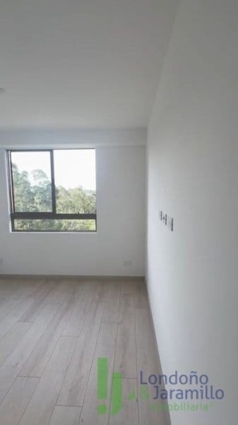 Apartamento de 2 alcobas en venta en Centro, Rionegro, 66 m² · foto 8 de 11