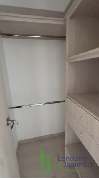 Apartamento de 2 alcobas en venta en Centro, Rionegro, 66 m² · foto 9 de 11
