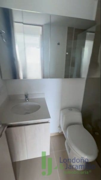 Apartamento de 2 alcobas en venta en Centro, Rionegro, 66 m² · foto 10 de 11
