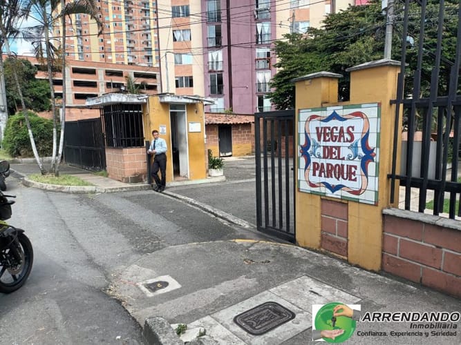Casa de 3 alcobas en venta en Ditaires, Medellín, 95 m² · foto 1 de 24