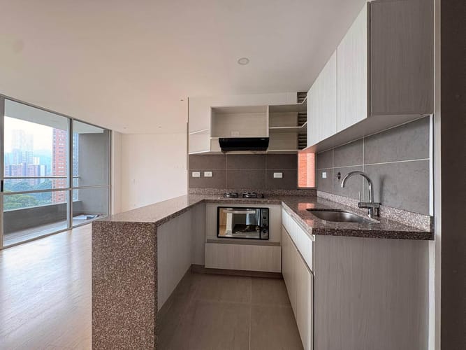 Apartamento de 3 alcobas en arriendo en Tres Esquinas, Sabaneta, 75 m² · foto 3 de 16