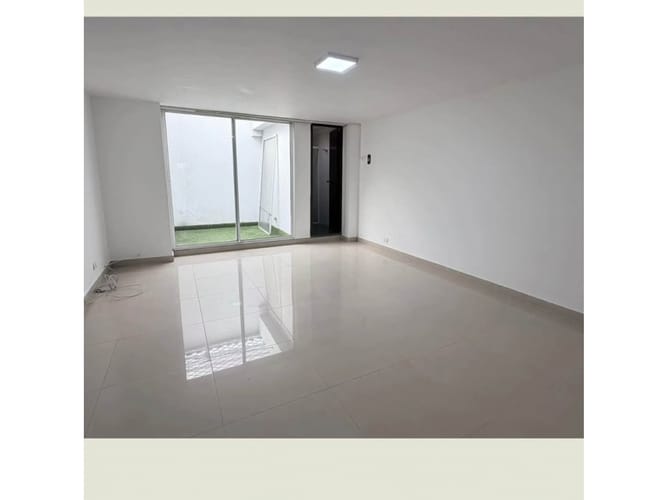 Casa de 6 alcobas en venta en Quintas De Don Simon, Cali, 286 m² · foto 4 de 8