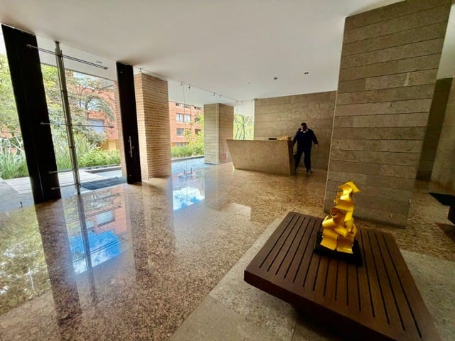 Apartamento de 2 alcobas en venta en Chicó Reservado, Bogotá, 153 m² · foto 19 de 19