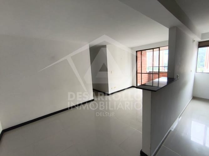 Apartamento de 3 alcobas en arriendo en Loma De La Doctora, Sabaneta, 72 m² · foto 2 de 8