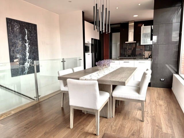 Apartamento de 2 alcobas en venta en Chicó Reservado, Bogotá, 153 m² · foto 7 de 19