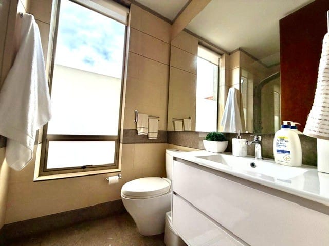 Apartamento de 2 alcobas en venta en Chicó Reservado, Bogotá, 153 m² · foto 14 de 19