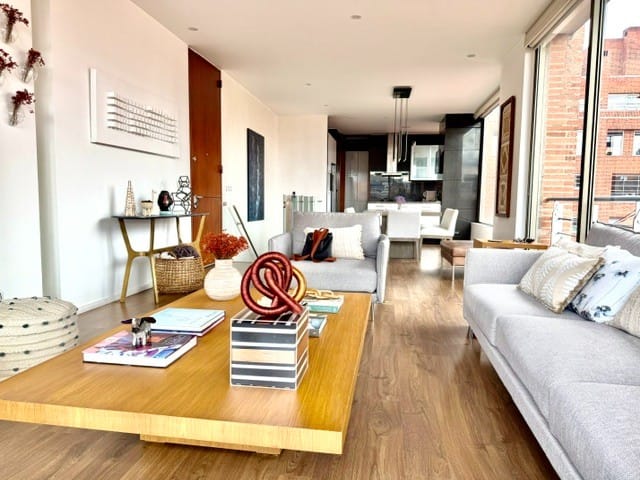 Apartamento de 2 alcobas en venta en Chicó Reservado, Bogotá, 153 m² · foto 17 de 19