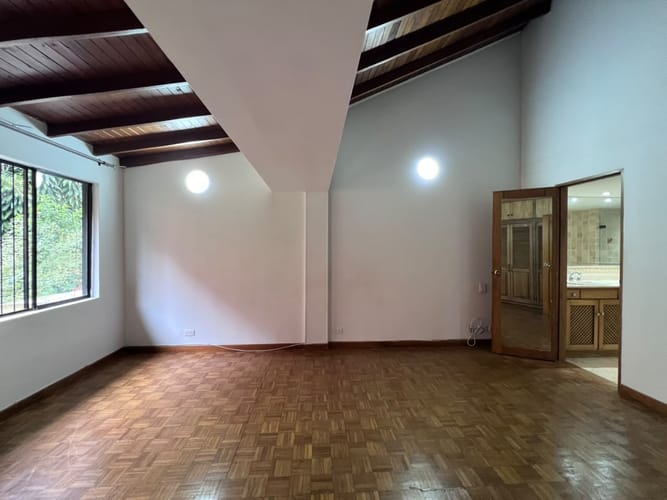 Casa de 2 alcobas en arriendo en El Poblado, Medellín, 138 m² · foto 11 de 17