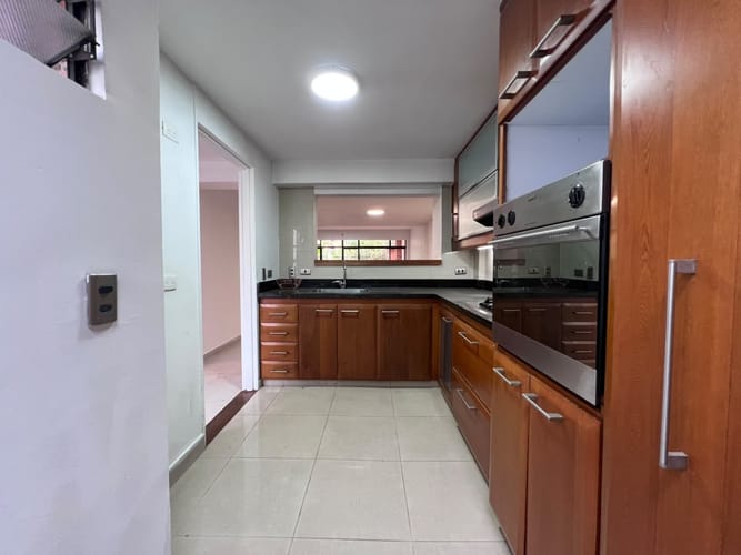 Casa de 2 alcobas en arriendo en El Poblado, Medellín, 138 m² · foto 5 de 17