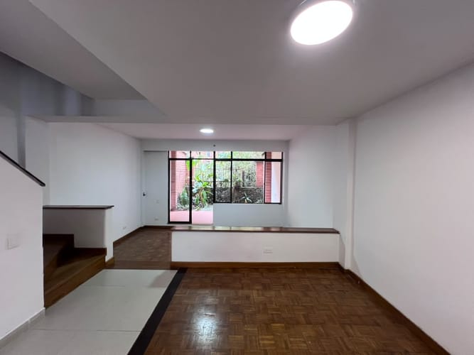 Casa de 2 alcobas en arriendo en El Poblado, Medellín, 138 m² · foto 2 de 17