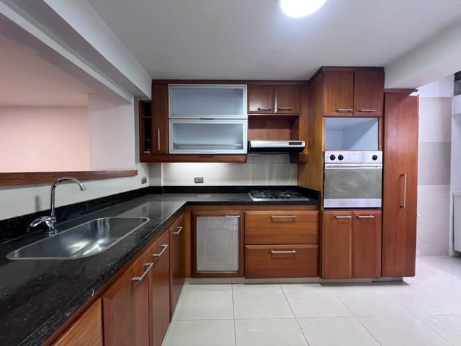 Casa de 2 alcobas en arriendo en El Poblado, Medellín, 138 m² · foto 4 de 17