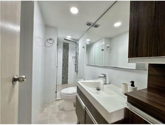 Casa de 3 alcobas en venta en El Poblado, Medellín, 250 m² · foto 7 de 14