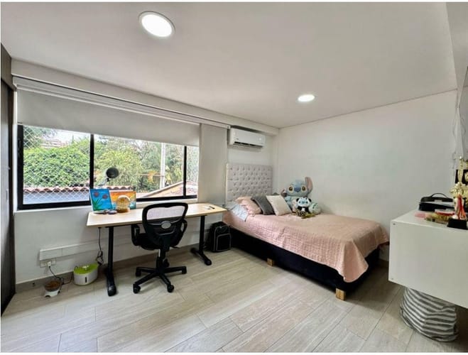 Casa de 3 alcobas en venta en El Poblado, Medellín, 250 m² · foto 11 de 14