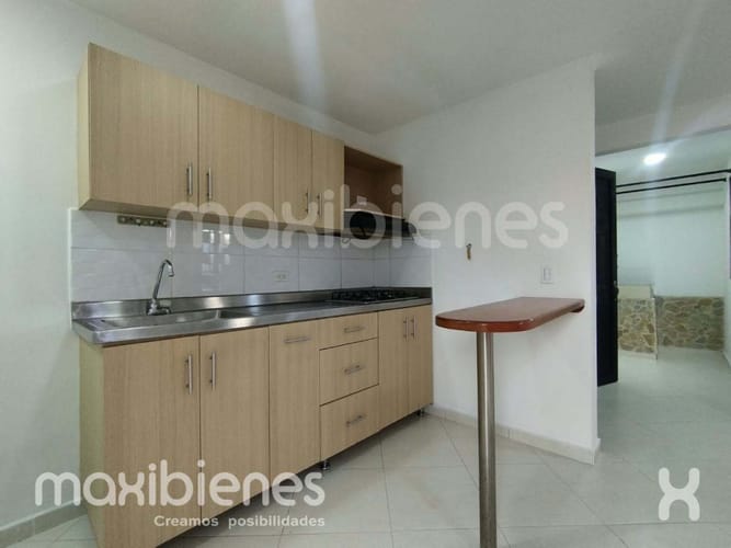Apartamento de 2 alcobas en arriendo en Urbanizacion El Carmelo Ii Etapa, Medellín, 72 m² · foto 2 de 16