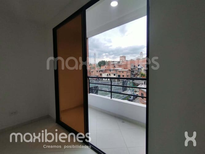 Apartamento de 2 alcobas en arriendo en Urbanizacion El Carmelo Ii Etapa, Medellín, 72 m² · foto 13 de 16