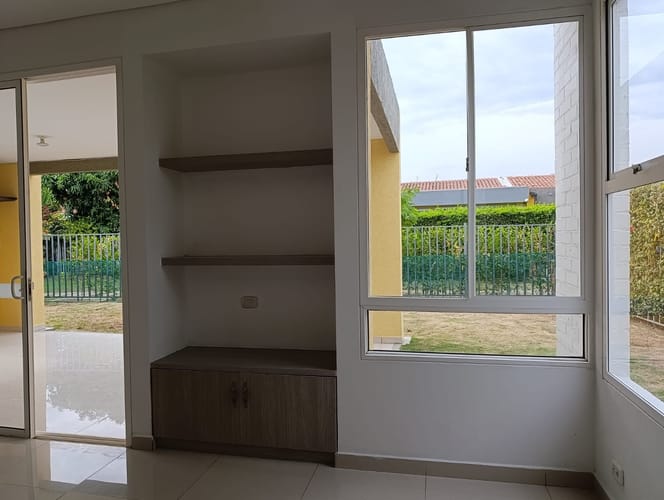 Casa de 3 alcobas en arriendo en El Castillo, Jamundí, 272 m² · foto 3 de 10