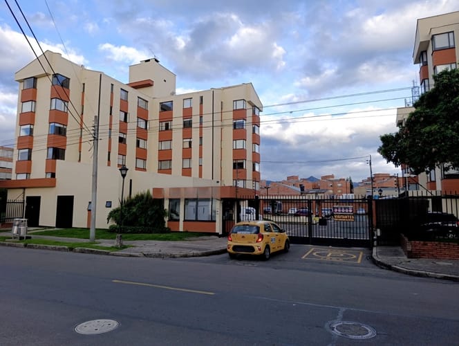Apartamento de 1 alcoba en arriendo en La Floresta, Bogotá, 88 m² · foto 2 de 21