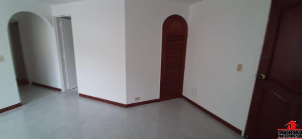 Apartamento de 2 alcobas en arriendo en Las Palmas, Medellín, 52 m² · foto 5 de 14
