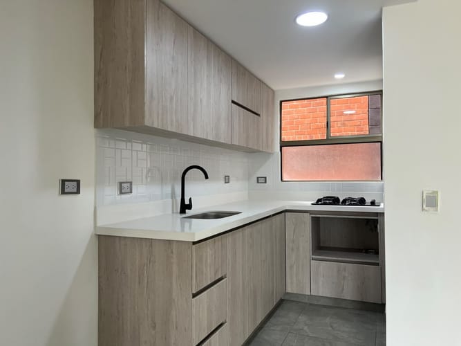 Apartamento de 3 alcobas en arriendo en Escobero, Envigado, 90 m² · foto 3 de 16