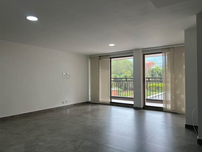 Apartamento de 3 alcobas en arriendo en Escobero, Envigado, 90 m² · foto 2 de 16