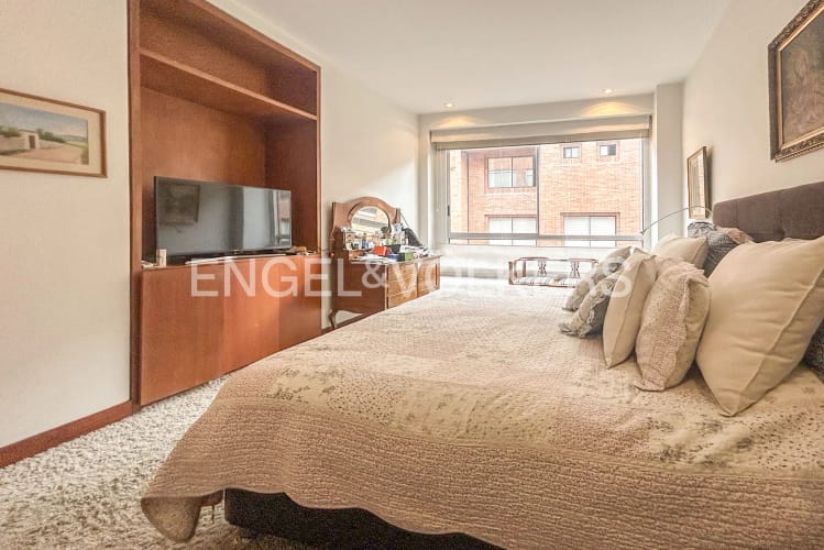 Apartamento de 3 alcobas en venta en Chico Norte, Bogotá, 270 m² · foto 12 de 20