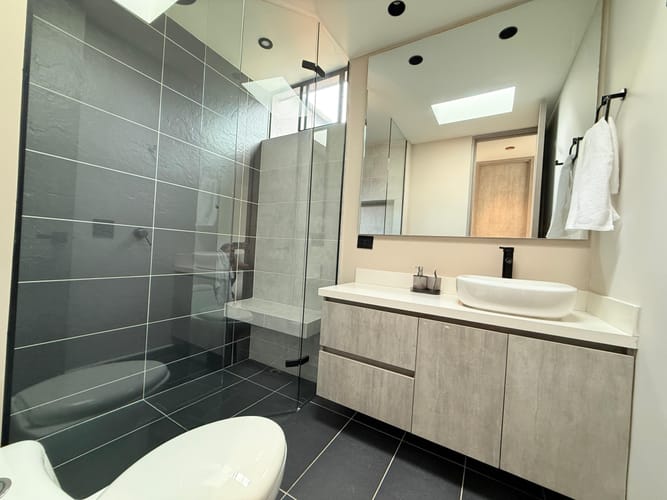 Apartamento de 2 alcobas en venta en Laureles, Medellín, 175 m² · foto 11 de 12