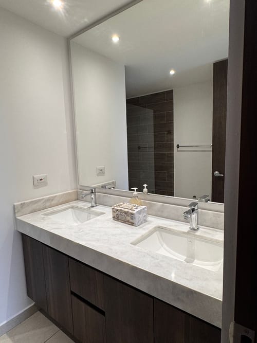 Apartamento de 2 alcobas en venta en La Felicidad, Bogotá, 110 m² · foto 9 de 16