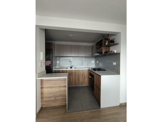 Apartamento de 3 alcobas en venta en Engativá, Bogotá, 73 m² · foto 3 de 24