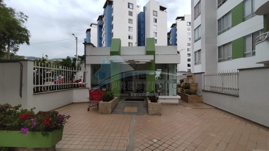 Apartamento de 3 alcobas en arriendo en Casco Antiguo - Floridablanca, Floridablanca, 90 m² · foto 2 de 14