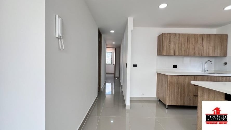 Apartamento de 3 alcobas en arriendo en La Floresta, Medellín, 85 m² · foto 3 de 13