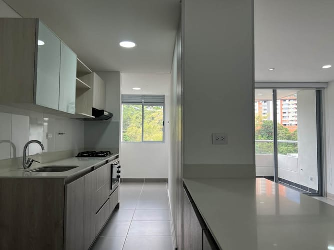 Apartamento de 3 alcobas en arriendo en El Diamante 2, Medellín, 95 m² · foto 5 de 18