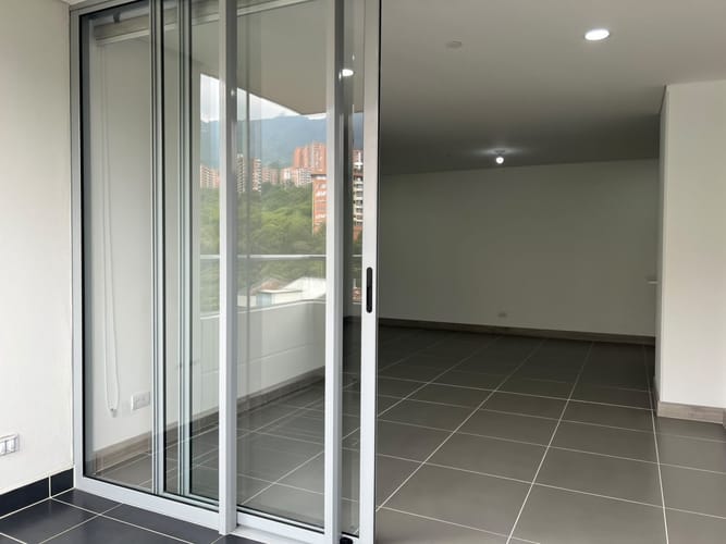 Apartamento de 3 alcobas en arriendo en El Diamante 2, Medellín, 95 m² · foto 11 de 18