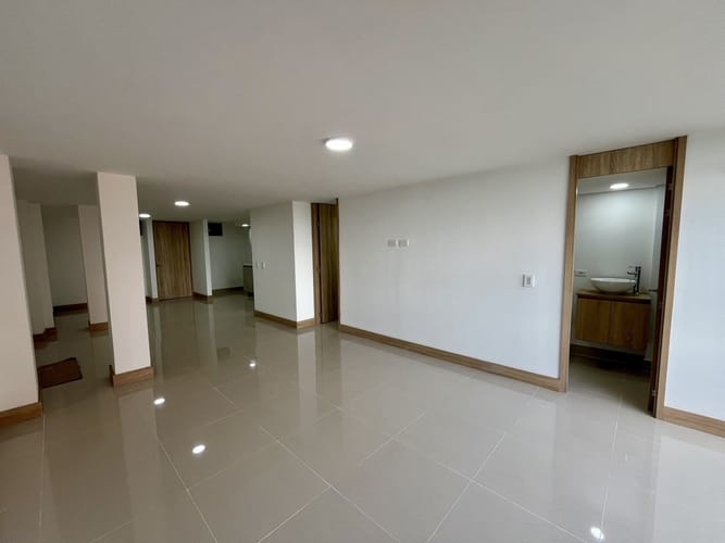 Apartaestudio en arriendo en Bellavista, Cali · foto 1 de 24