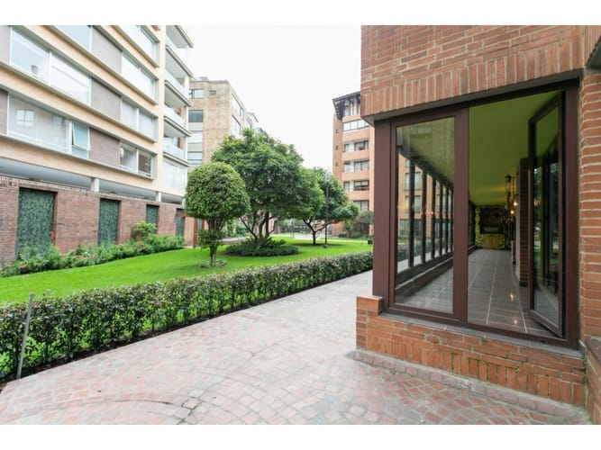 Apartamento de 3 alcobas en venta en Unicentro Bogotá, Bogotá, 220 m² · foto 9 de 16