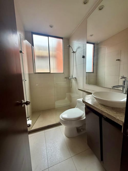 Apartamento de 2 alcobas en arriendo en Chicó Navarra, Bogotá, 70 m² · foto 11 de 12