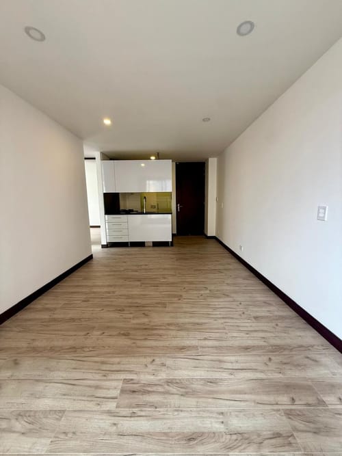Apartamento de 2 alcobas en arriendo en Chicó Navarra, Bogotá, 70 m² · foto 3 de 12