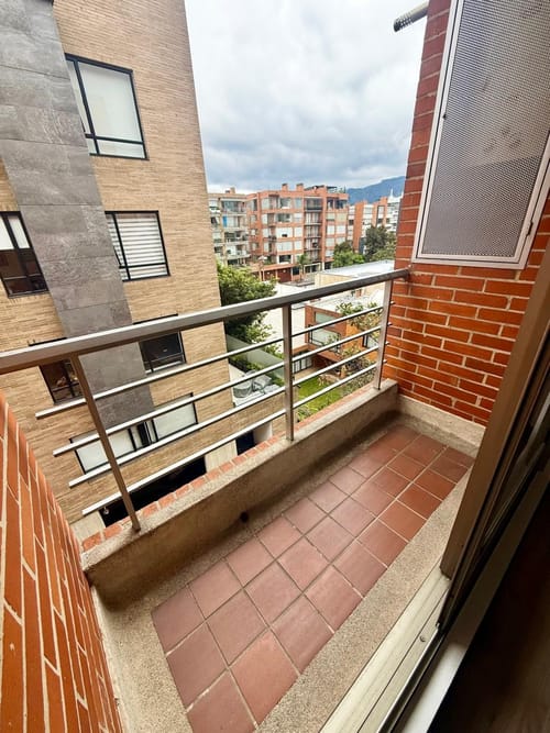 Apartamento de 2 alcobas en arriendo en Chicó Navarra, Bogotá, 70 m² · foto 2 de 12