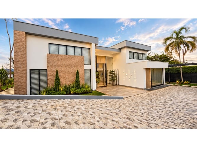 Casa de 5 alcobas en venta en Pance, Cali, 630 m² · foto 1 de 10