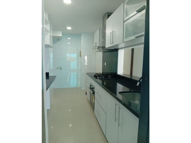 Apartamento de 3 alcobas en venta en Crespo, Cartagena, 130 m² · foto 9 de 24