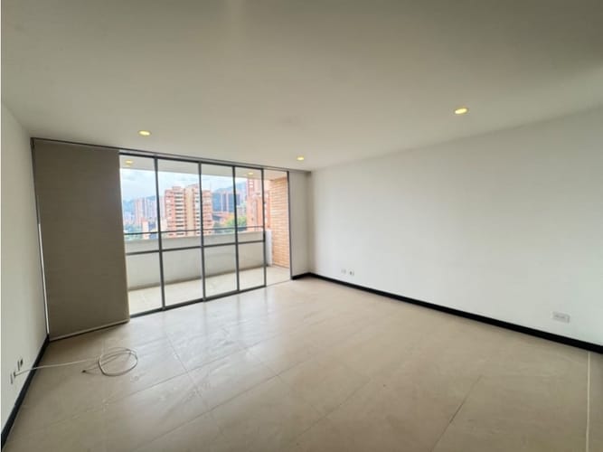 Apartamento de 3 alcobas en arriendo en Loma De Los Gonzalez, Medellín, 125 m² · foto 3 de 19