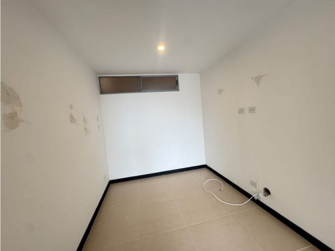 Apartamento de 3 alcobas en arriendo en Loma De Los Gonzalez, Medellín, 125 m² · foto 5 de 19