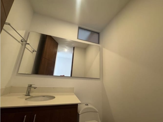 Apartamento de 3 alcobas en arriendo en Loma De Los Gonzalez, Medellín, 125 m² · foto 6 de 19