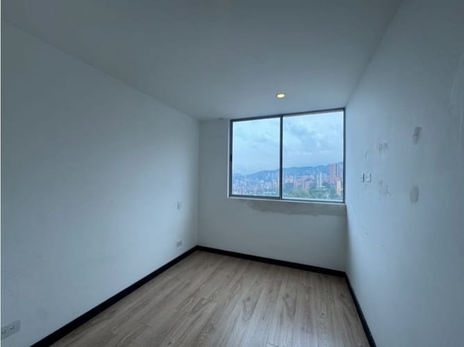 Apartamento de 3 alcobas en arriendo en Loma De Los Gonzalez, Medellín, 125 m² · foto 10 de 19