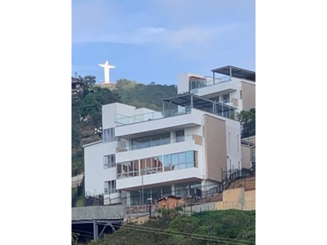 Casa de 4 alcobas en venta en Cristales, Cali, 615 m² · foto 2 de 6