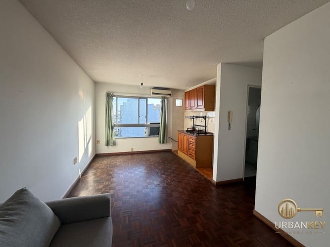 Apartamento en alquiler 1 dormitorio más escritorio y garage en Pocitos · Photo 1