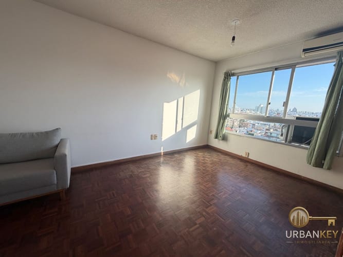 Apartamento en alquiler 1 dormitorio más escritorio y garage en Pocitos · Photo 2
