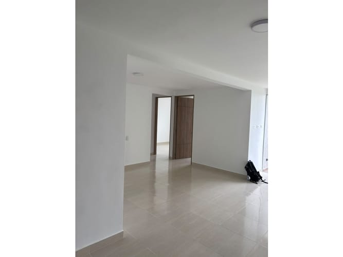 Apartamento de 2 alcobas en venta en Villa Fatima, Cali, 61 m² · foto 3 de 18